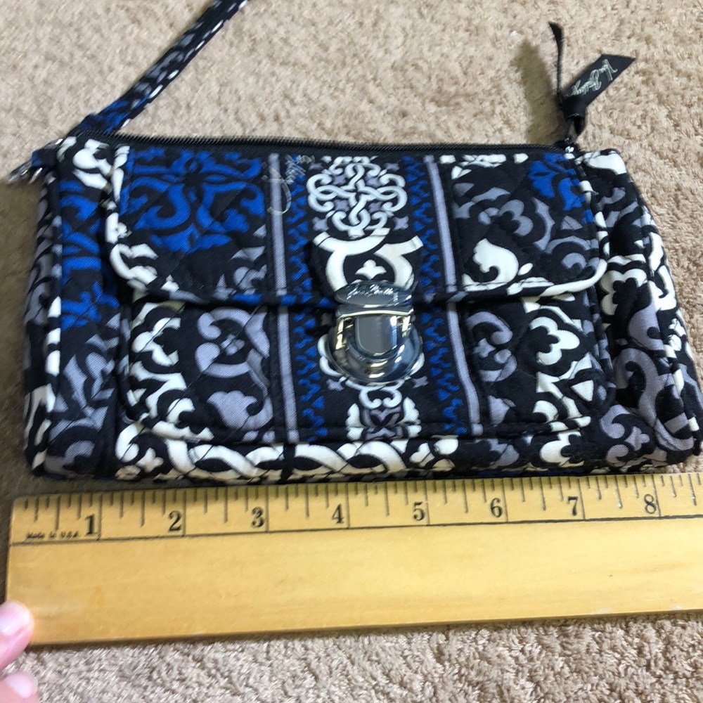 Vera Bradley clutch wristlet. NWOT - Picture 6 of 7
